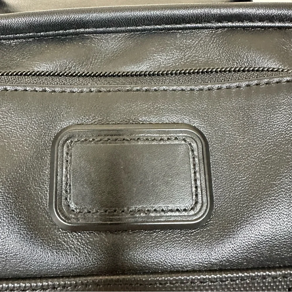 🆕Tumi Alpha 2 Leather Business Class Brief Pack